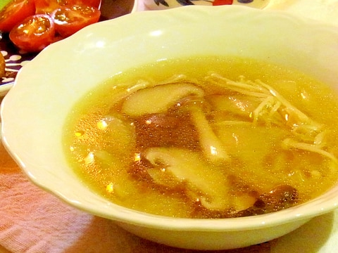 セロリときのこのコンソメスープ レシピ 作り方 By メリッコ 楽天レシピ セロリときのこのコンソメスープ レシピ 作り方 By メリッコ 楽天レシピ